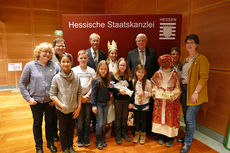 Naumburger Sternsinger zu Besuch beim Hessischen Ministerpräsidenten Volker Bouffier (Foto: Karl-Franz Thiede)